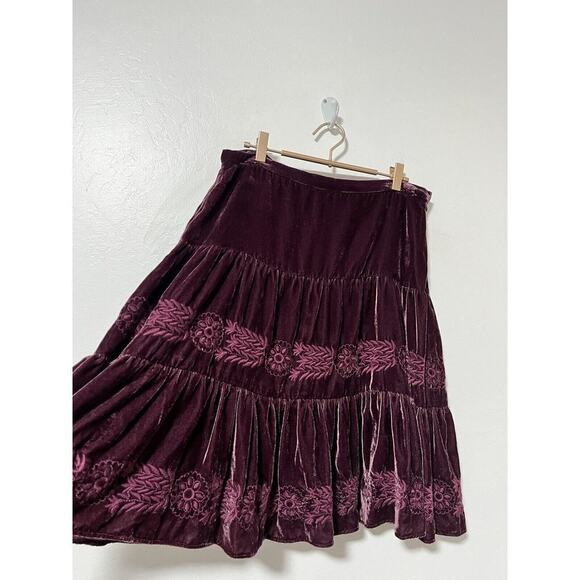BCBGMaxAzria Tiered Velvet Peasant Skirt Size 8 Maroon Embroidered Knee Length - Picture 3 of 9